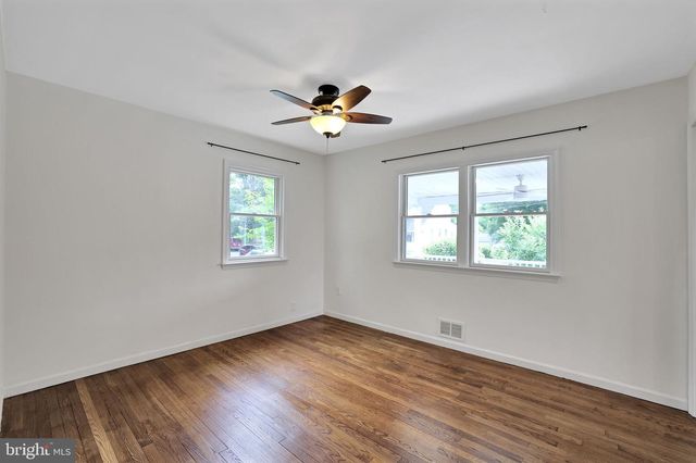 8702 50TH PL, College Park, MD 20740