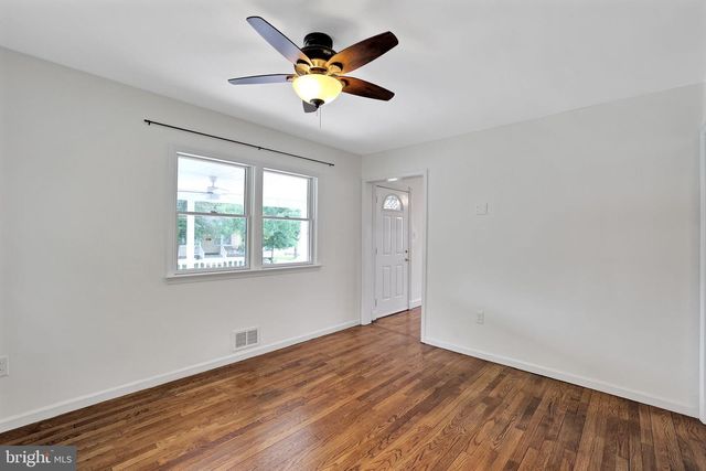 8702 50TH PL, College Park, MD 20740