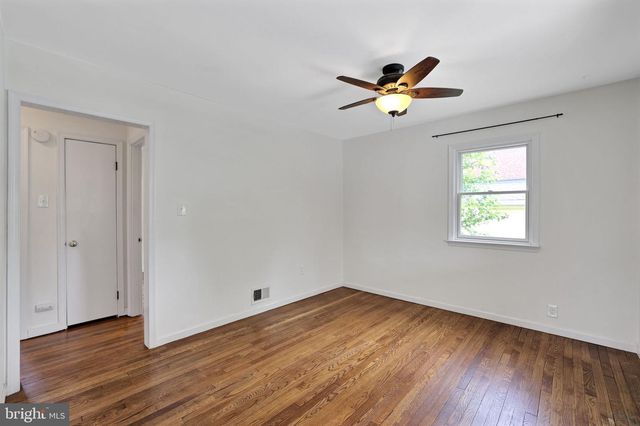 8702 50TH PL, College Park, MD 20740