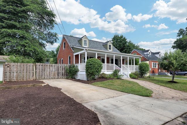8702 50TH PL, College Park, MD 20740