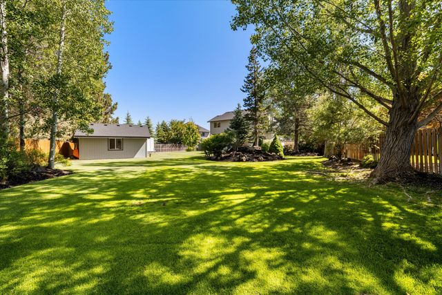351 SE Soft Tail Loop, Bend, OR 97702