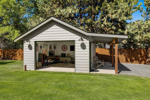 351 SE Soft Tail Loop, Bend, OR 97702