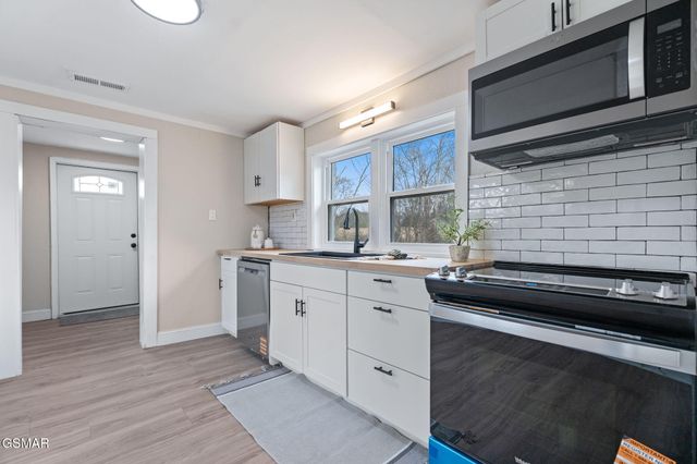 6617 Washington Pike, Knoxville, TN 37918