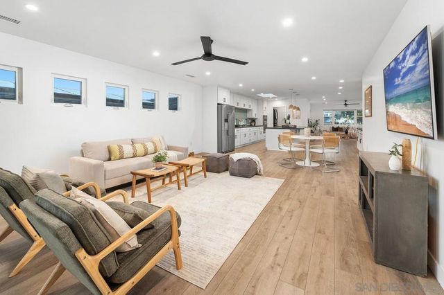 2152 Emerald St, San Diego, CA 92109