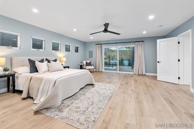 2152 Emerald St, San Diego, CA 92109