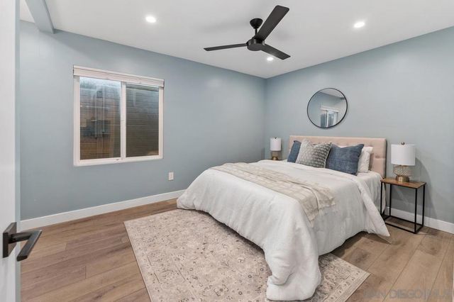 2152 Emerald St, San Diego, CA 92109