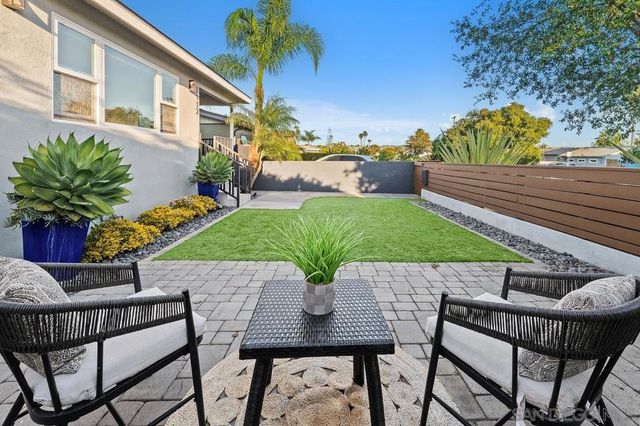 2152 Emerald St, San Diego, CA 92109