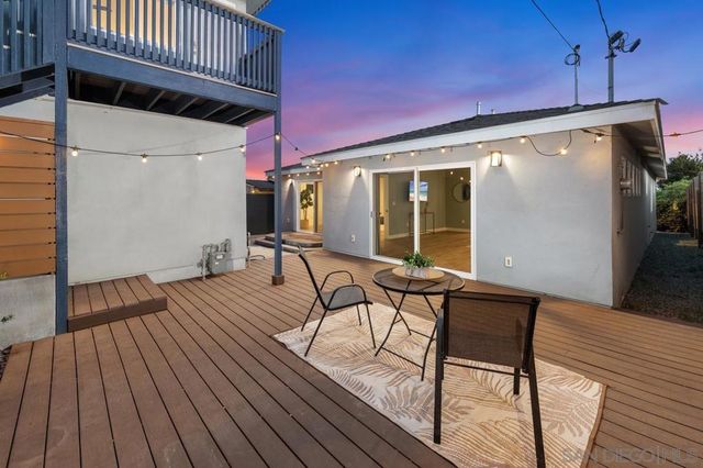 2152 Emerald St, San Diego, CA 92109