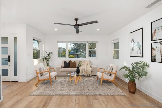 2152 Emerald St, San Diego, CA 92109