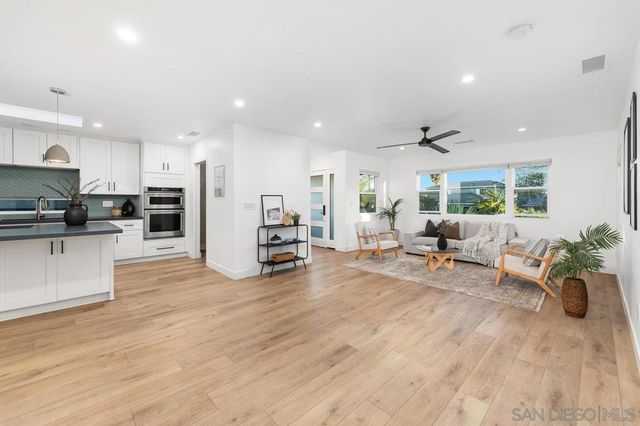 2152 Emerald St, San Diego, CA 92109