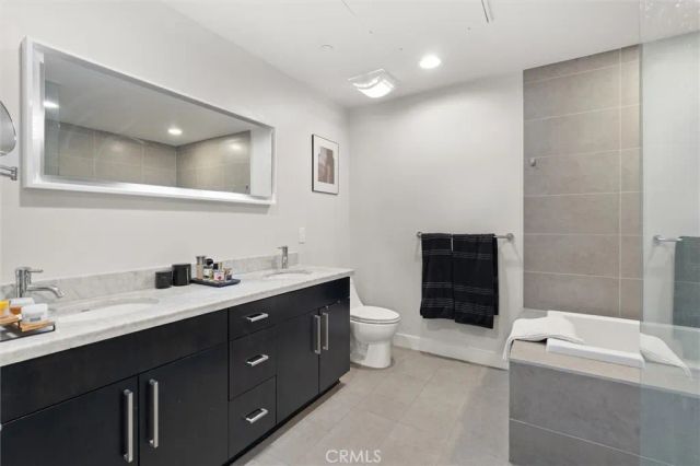 6001 Carlton Way 102, Los Angeles, CA 90028