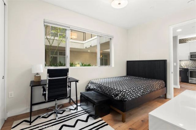 6001 Carlton Way 102, Los Angeles, CA 90028