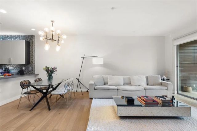 6001 Carlton Way 102, Los Angeles, CA 90028