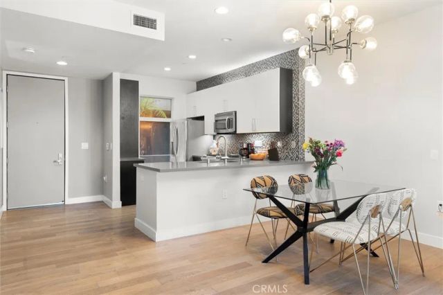 6001 Carlton Way 102, Los Angeles, CA 90028