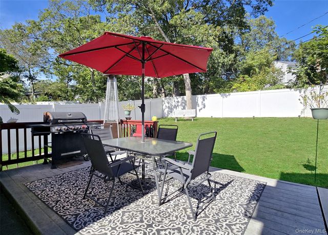 3 Broadway, Ronkonkoma, NY 11779