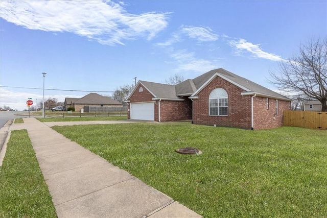 101 Fox RUN, Centerton, AR 72719