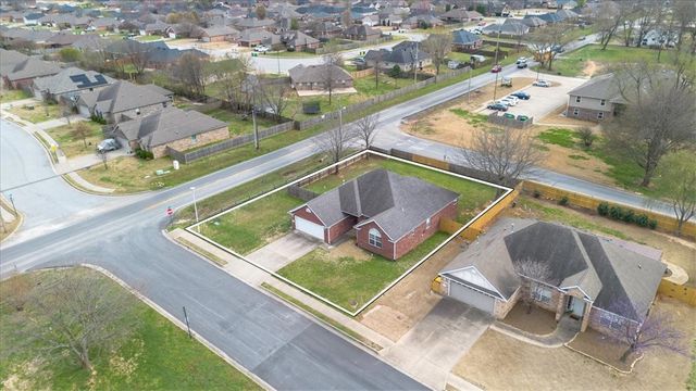 101 Fox RUN, Centerton, AR 72719