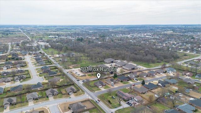 101 Fox RUN, Centerton, AR 72719