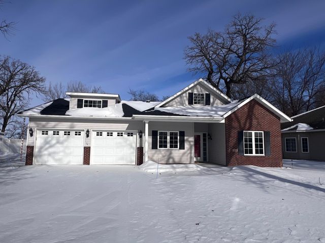 108 Goldfinch Lane, Clearwater, MN 55320