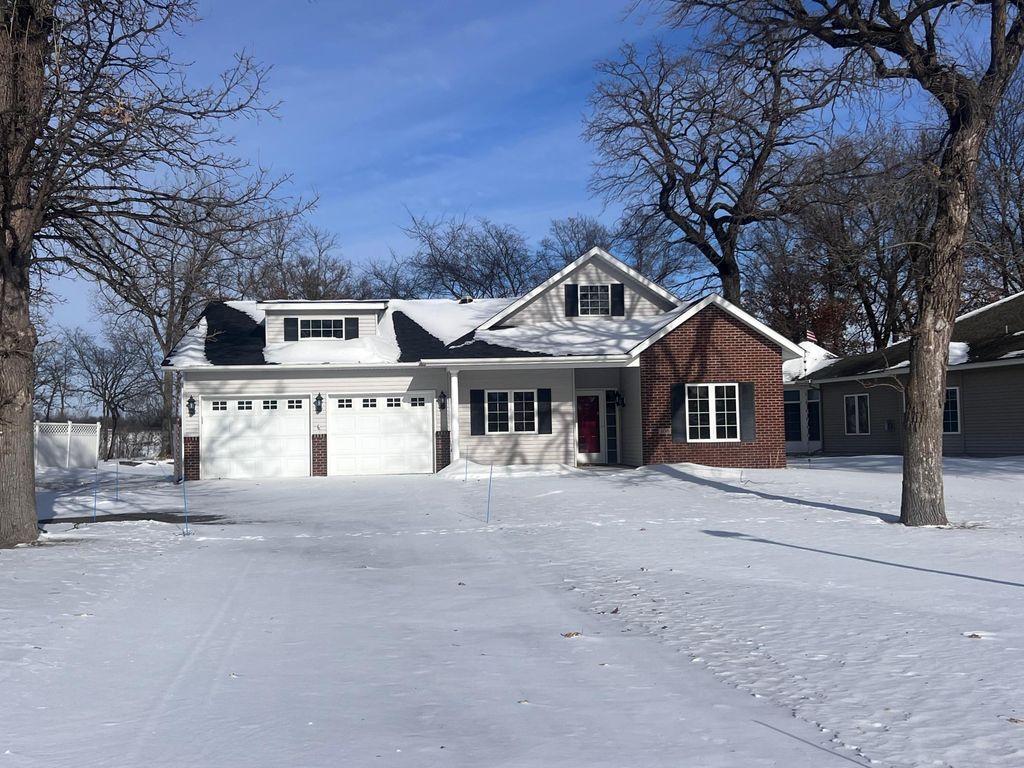 108 Goldfinch Lane, Clearwater, MN 55320