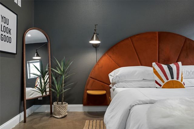 849 W Live Oak ST, Fredericksburg, TX 78624