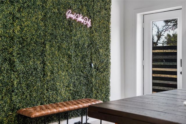 849 W Live Oak ST, Fredericksburg, TX 78624