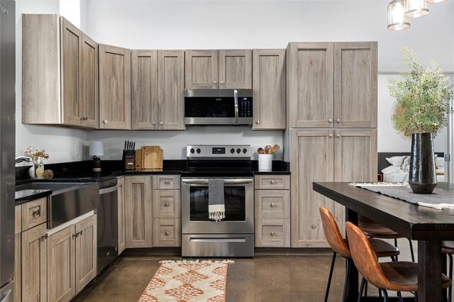 849 W Live Oak ST, Fredericksburg, TX 78624