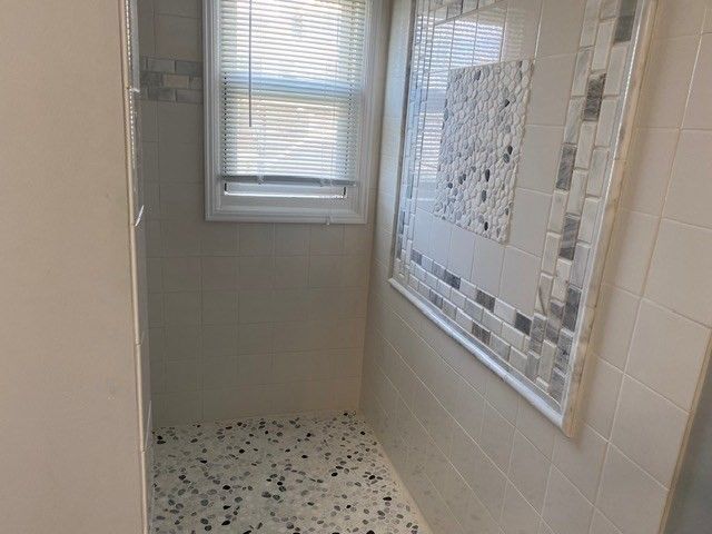 175 Beach Ave 1, Hull, MA 02045