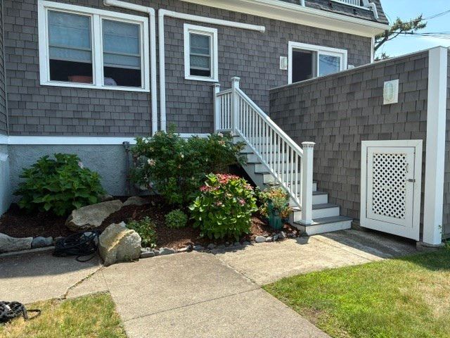 175 Beach Ave 1, Hull, MA 02045