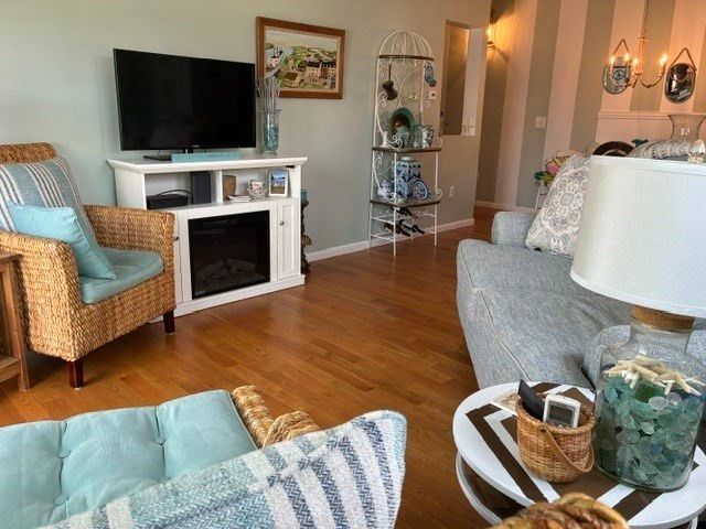 175 Beach Ave 1, Hull, MA 02045