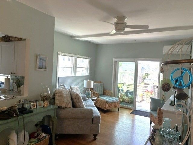 175 Beach Ave 1, Hull, MA 02045