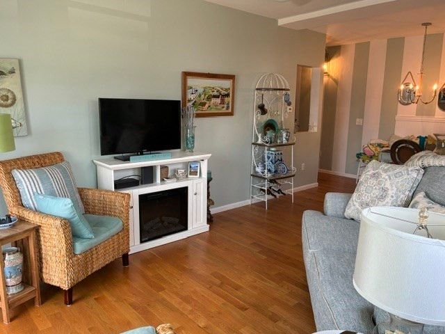175 Beach Ave 1, Hull, MA 02045