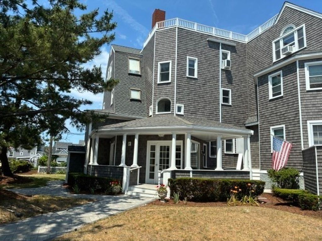 175 Beach Ave 1, Hull, MA 02045