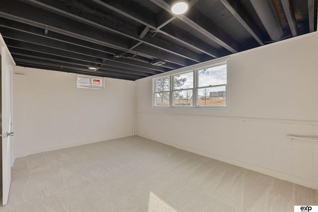 5041 S 93rd Street, Omaha, NE 68127