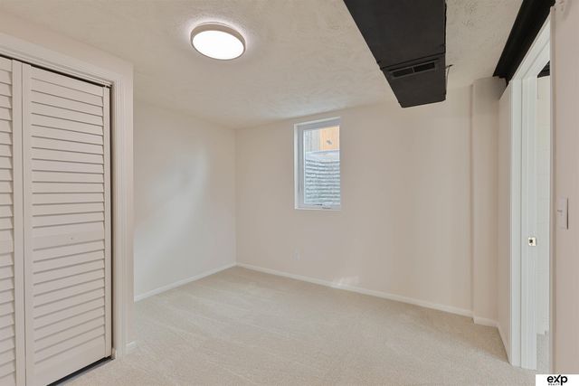 5041 S 93rd Street, Omaha, NE 68127