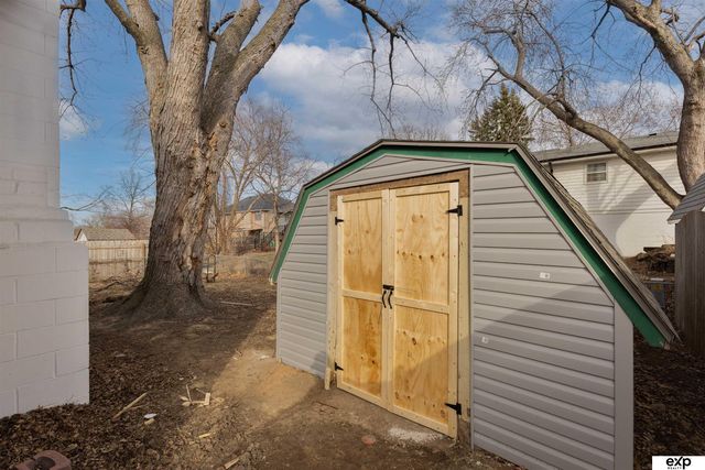 5041 S 93rd Street, Omaha, NE 68127