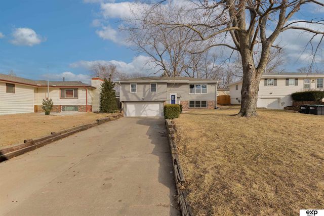 5041 S 93rd Street, Omaha, NE 68127