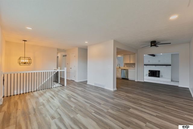 5041 S 93rd Street, Omaha, NE 68127