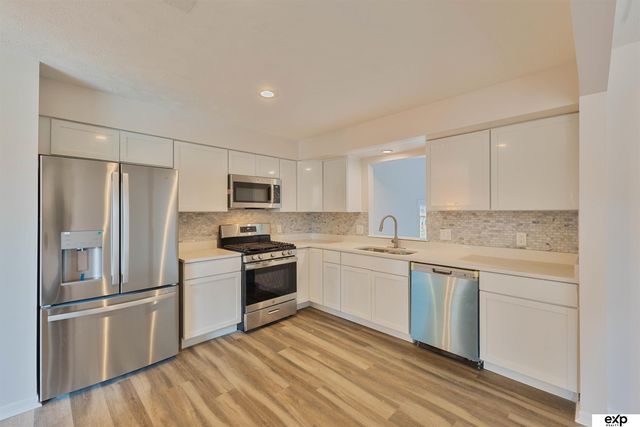 5041 S 93rd Street, Omaha, NE 68127