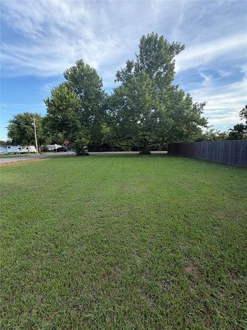 400 N 6th Street, Noble, OK 73068