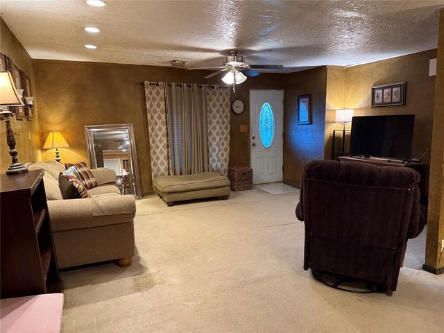400 N 6th Street, Noble, OK 73068