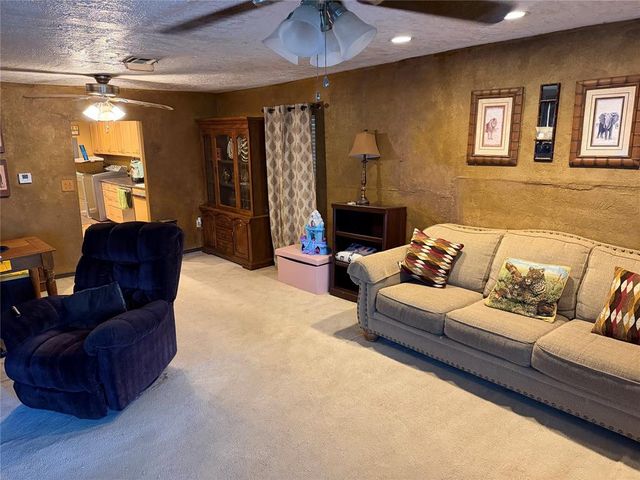 400 N 6th Street, Noble, OK 73068
