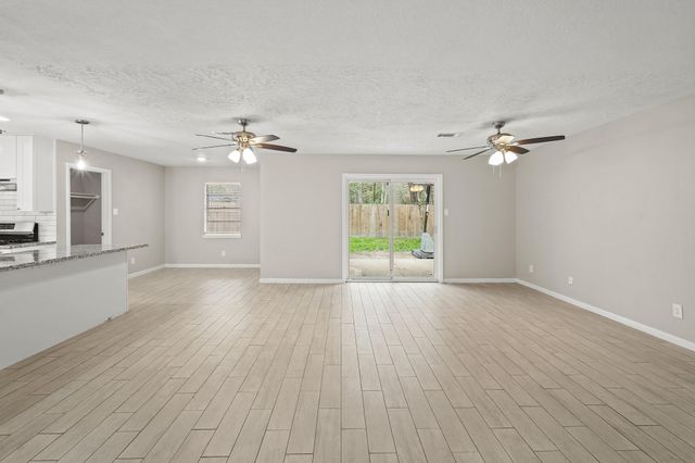 105 Navajo Street, Conroe, TX 77316