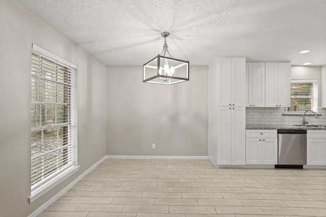 105 Navajo Street, Conroe, TX 77316
