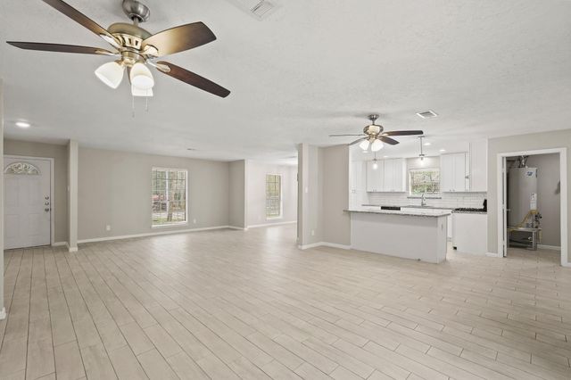105 Navajo Street, Conroe, TX 77316