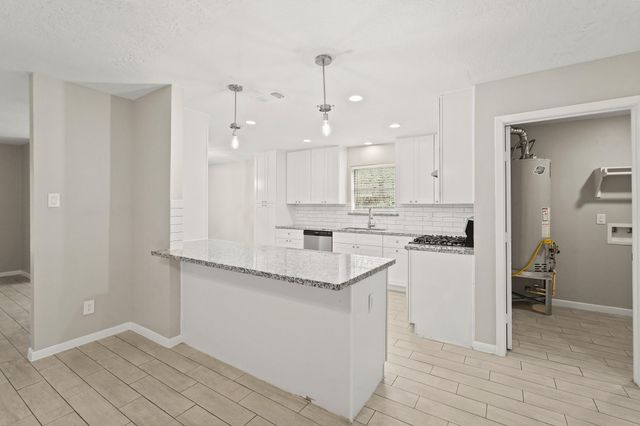 105 Navajo Street, Conroe, TX 77316