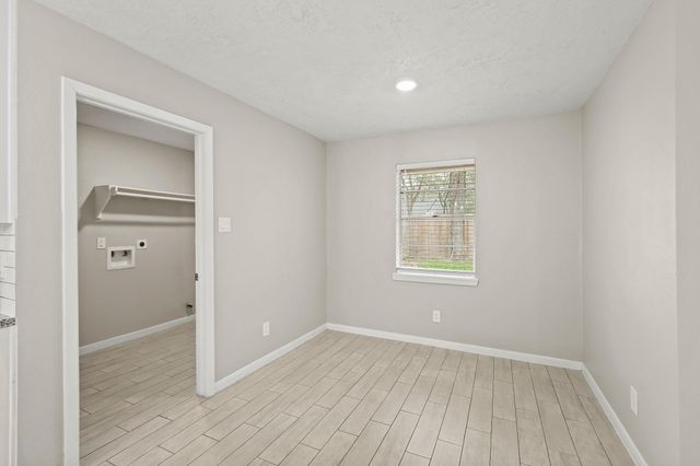 105 Navajo Street, Conroe, TX 77316