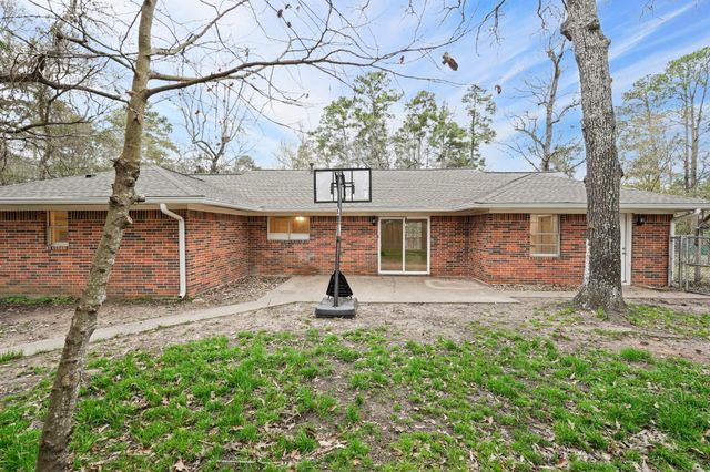 105 Navajo Street, Conroe, TX 77316