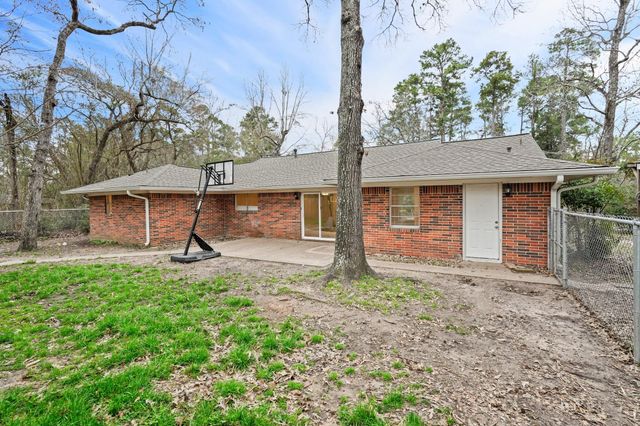 105 Navajo Street, Conroe, TX 77316