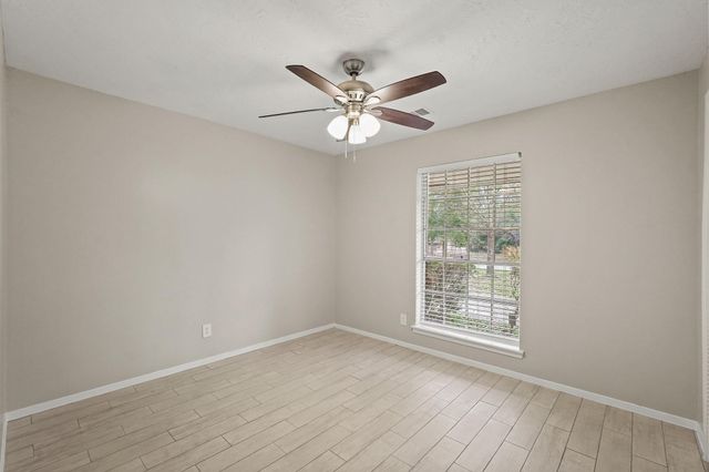 105 Navajo Street, Conroe, TX 77316